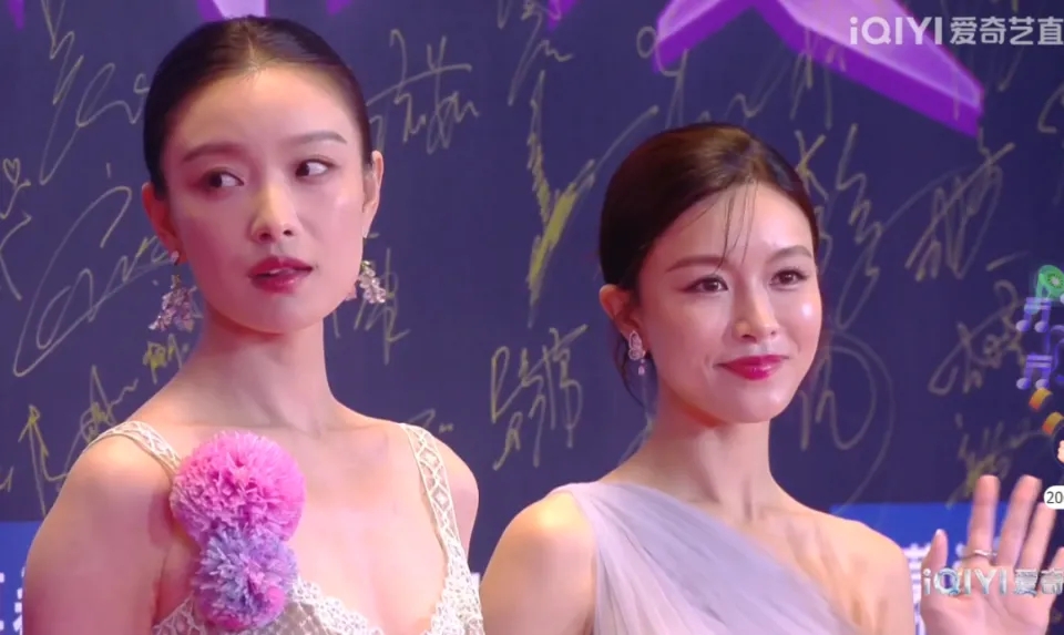 47岁的广州演员丁玲,戏里嫁给康祈光23年,现实的丈夫不是广东人