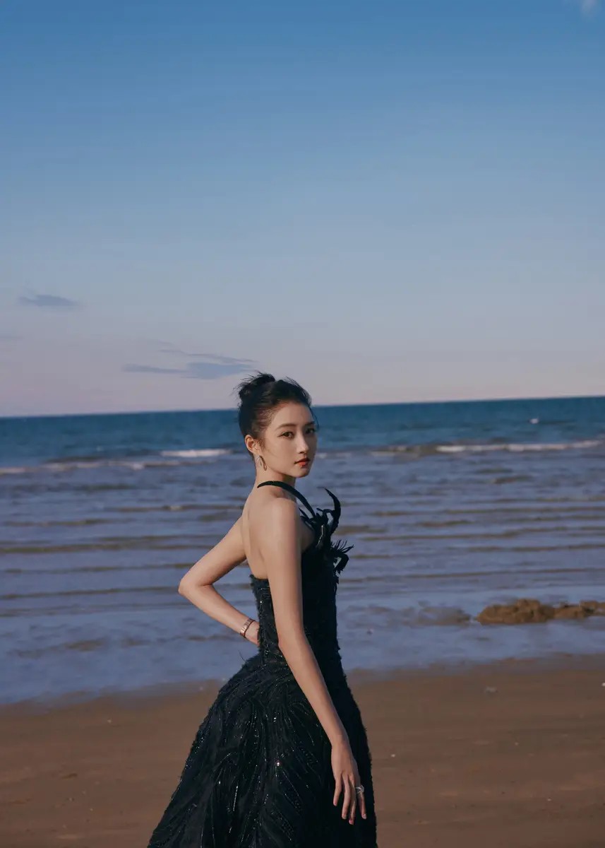 四个女儿都未嫁，大女儿轻生二女儿忧郁，79岁的郑少秋真的有错吗？